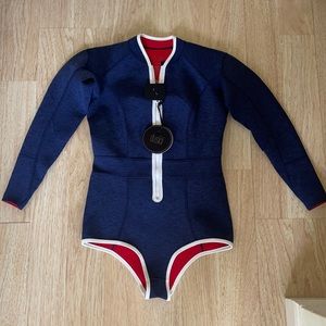 Duskii long sleeve neoprene paneled suit NWT size L